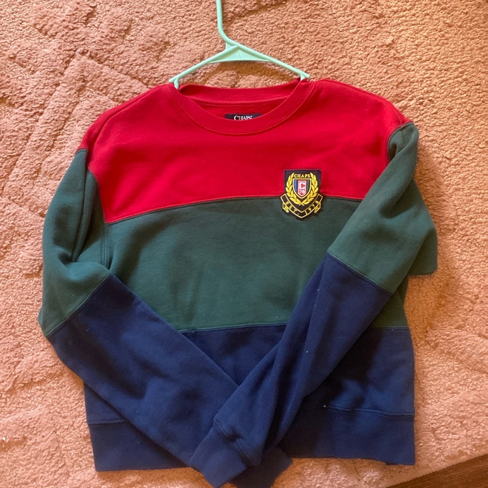 CHAPS color block woman’s crewneck